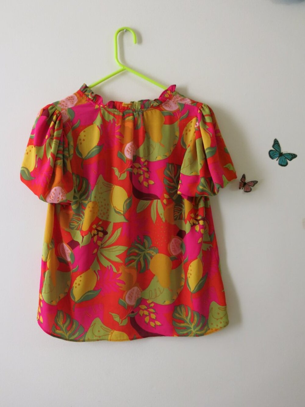 Rose & Olive Vibrant Tropical Botanical Fruits Feminine Short Sleeve Top Size S - Picture 6 of 10